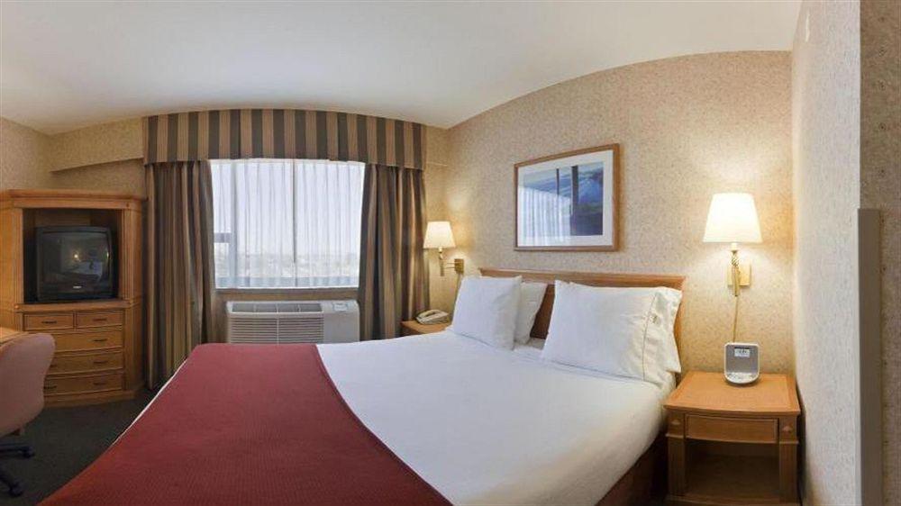 Holiday Inn Express Vancouver Airport-Richmond, An Ihg Hotel Buitenkant foto